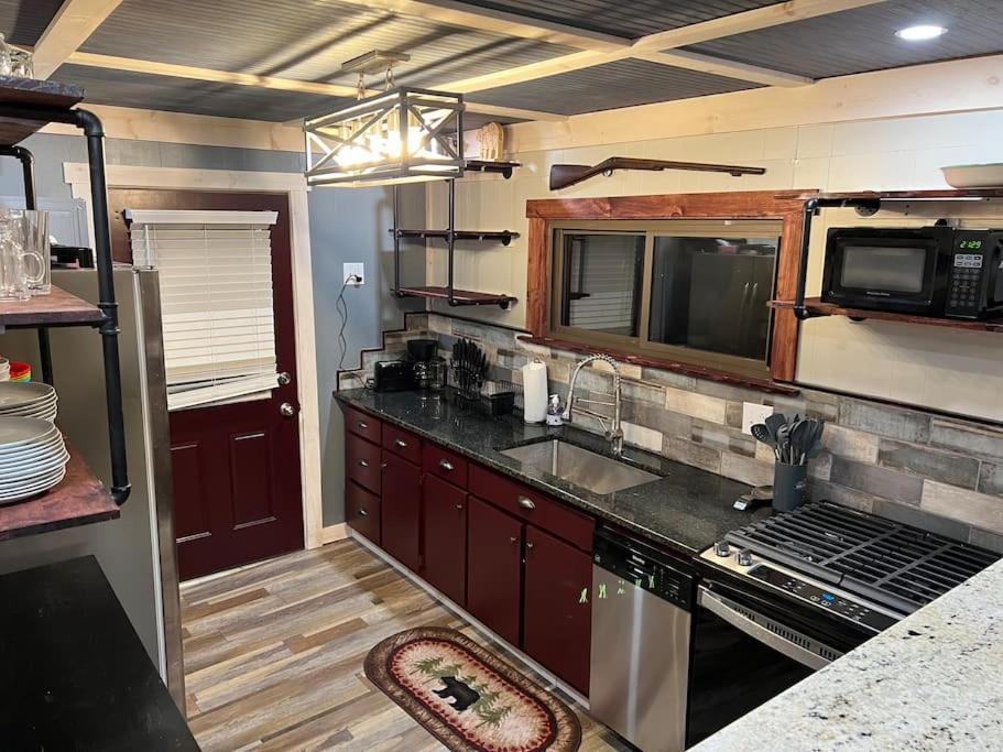 Cubs Den - Hot Tub- Walk To Lake- Fire Pit - Kayaks Oakland Extérieur photo