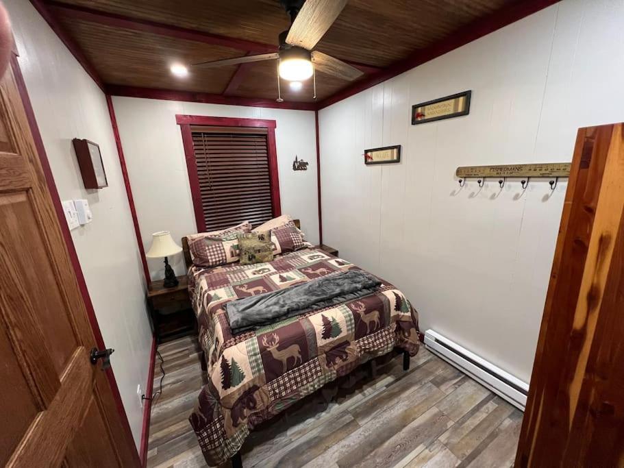 Cubs Den - Hot Tub- Walk To Lake- Fire Pit - Kayaks Oakland Extérieur photo