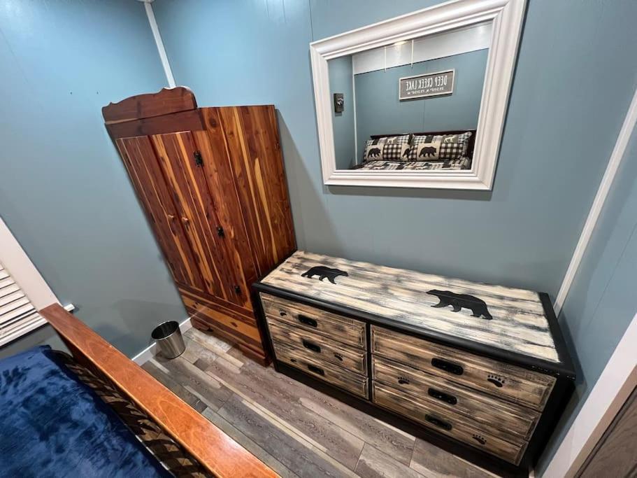 Cubs Den - Hot Tub- Walk To Lake- Fire Pit - Kayaks Oakland Extérieur photo